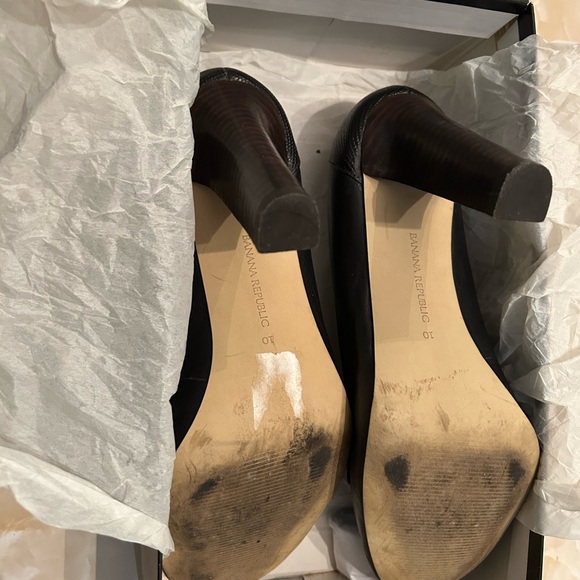 NIB Banana Republic Mya Black Leather Heels - Size 10 - Picture 4 of 5